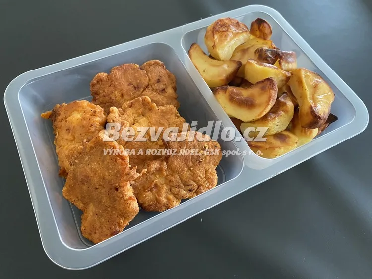Meal 122 Smazene Kureci Stripsy V Pikantnim Testicku S Opecenym Bramborem A Tatarskou Omackou
