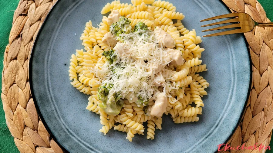Meal 339 Fusilli S Kurecim Masem Brokolici A Smetanou