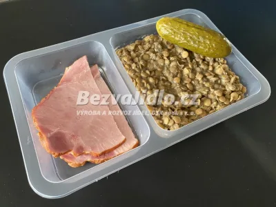 Čočka na kyselo s uzenou kýtou, kyselá okurka