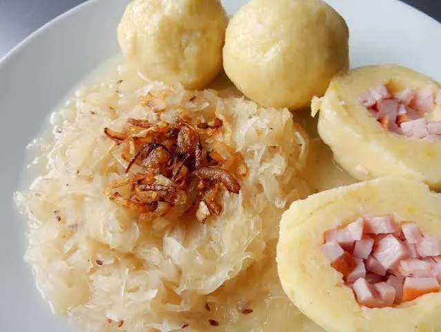 Meal 366 4Ks Nase Bramborove Knedliky Plnene Uzenym Masem Zeli Cibulka