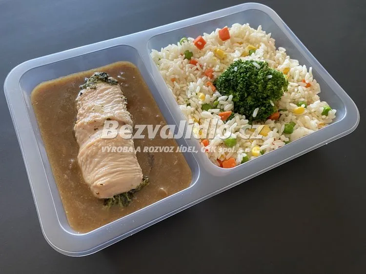 Meal 375 Kruti Zavitek Plneny Listovym Spenatem Se Zeleninovou Ryzi Z