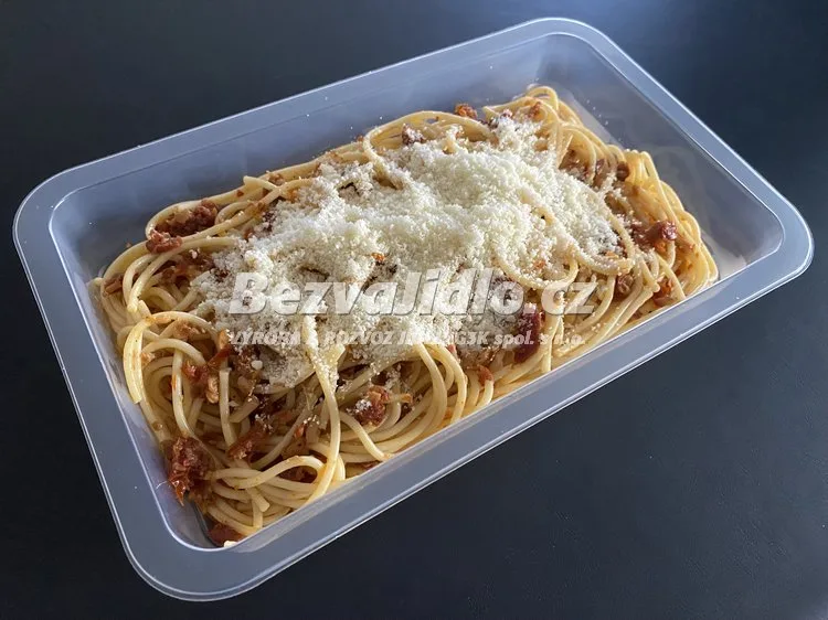 Meal 280 Spagety Aglio Olio Se Susenymi Rajcaty Sypane Parmazanem Z