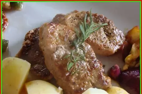 Meal 282 Smazene Medailonky Z Veprove Panenky S Varenym Bramborm M M A Tatarskou Omackou