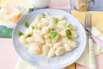 Italské gnocchi se zeleninovým krémem s parmazánem a kuřecím masem Z