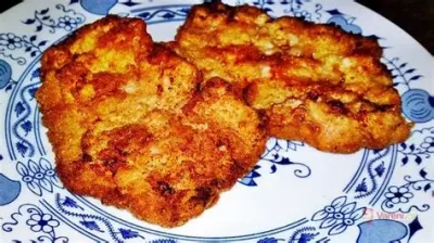 200g Savojský řízek, brambor, rajčatový salát