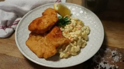 200g Mix řízečků(kuřecí, vepřové), náš bramborový salát