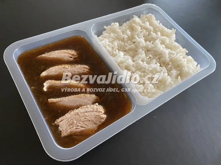 Meal 34 Na Tenko Krajena Pecena Kachni Prsa V Pekingske Omacce S Jasminovou Ryzi