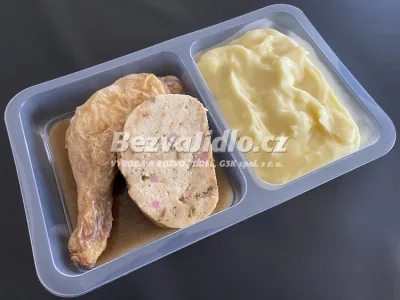 Pečené kuřecí stehno s nádivkou, s bramborovou kaší