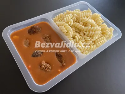 Maďarský hovězí guláš, s těstovinami