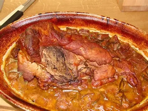 Meal 343 400G Peceny Veprovy Ocasek Vareny Brambor S Jarni Cibulkou