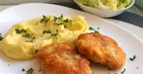 Meal 345 2Ks 200G Holandsky Rizek Brambor Nase Tatarka Coleslaw