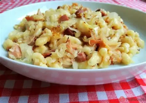 Meal 352 450G Madarske Halusky S Uzenym Masem Zelim A Cibulkou