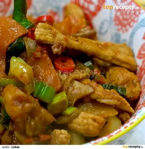 Meal 357 200G Nudlicky Z Veproveho Kare Se Slaninou Cibuli A Paprickami Jalapenos Stouchany Brambor S Porkem