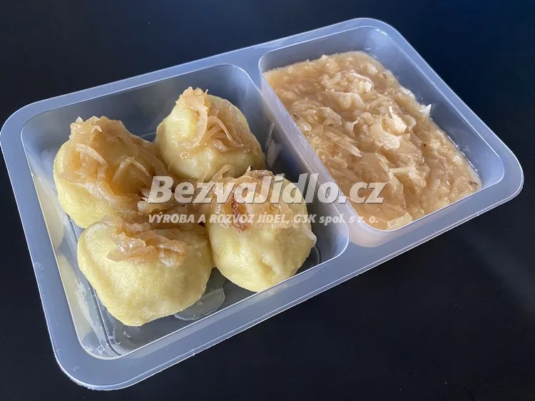 Meal 14 Plnene Bramborove Knedliky Uzenym Masem S Restovanou Cibulkou A Dusenym Zelim