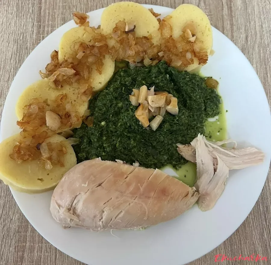 Meal 439 Kureci Na Cesneku S Bramborovym Knedlikem A Jemnym Listovym Spenatem