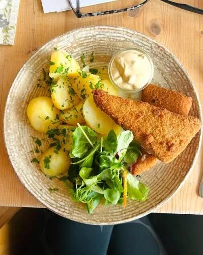 Meal 460 Smazena Gouda V Kukuricnych Lupincich Brambor Nase Tatarka