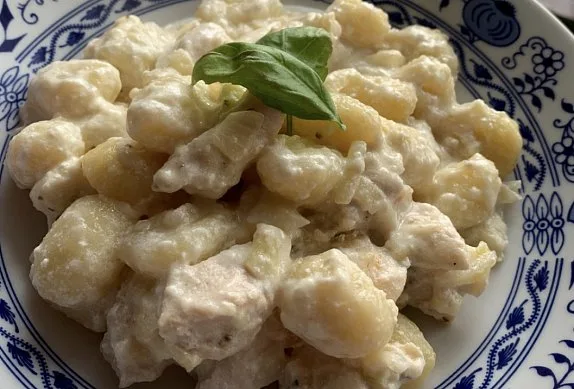 Meal 462 450G Kureci Prsicka V Nivove Omacce Gnocchi