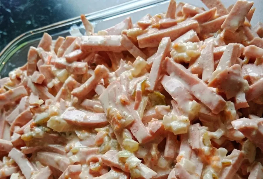 Meal 469 150G Rumcajs Salat S Pecivem
