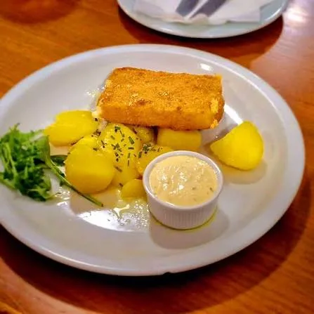 Meal 473 Smazeny Uzeny Syr Eidam S Varenym Bramborem M M A Tartarskou Omackou