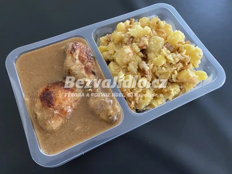 Meal 495 Kureci Spalicky Pecene Na Hrubozrnne Horcici S Mackanym Bramborem S Cibulkou A Slaninou
