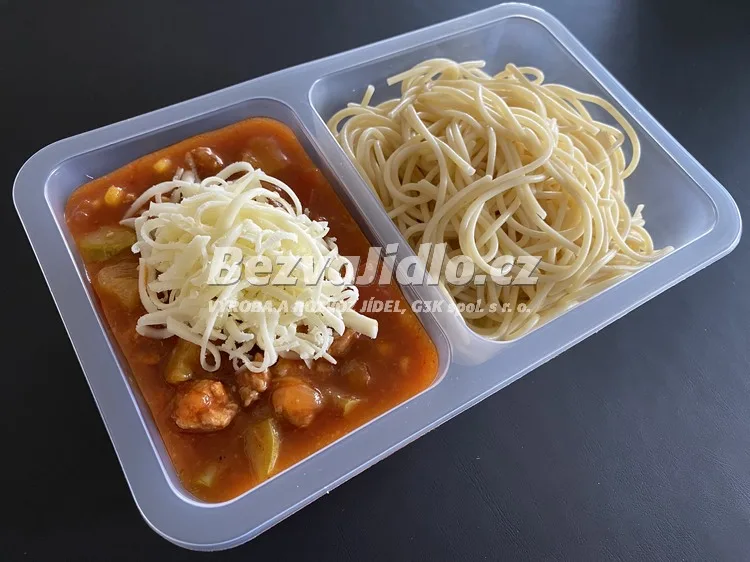Meal 503 Spagety S Kurecim Masem Rajcaty A Bazalkou Sypane Strouhanym Syrem