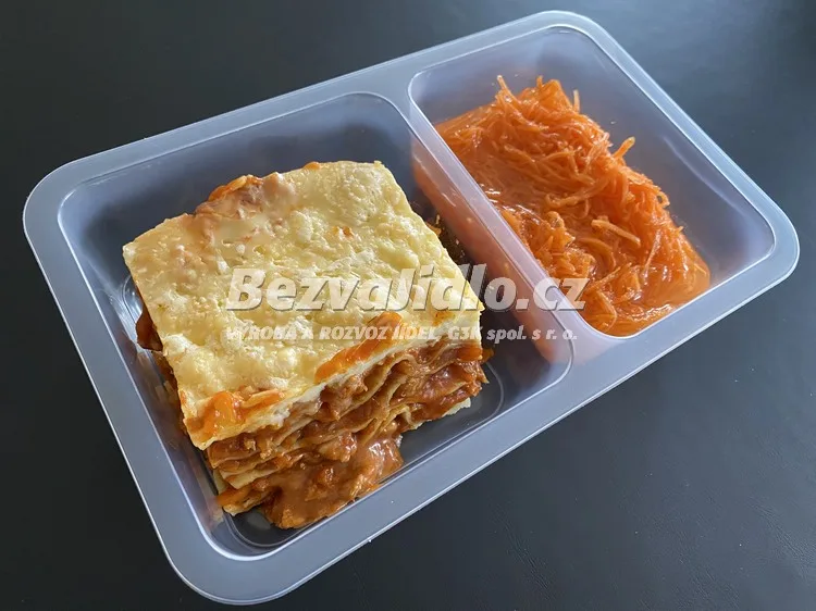 Meal 511 Bolonske Lasagne Kurecim Masem S Mrkvovym Salatem