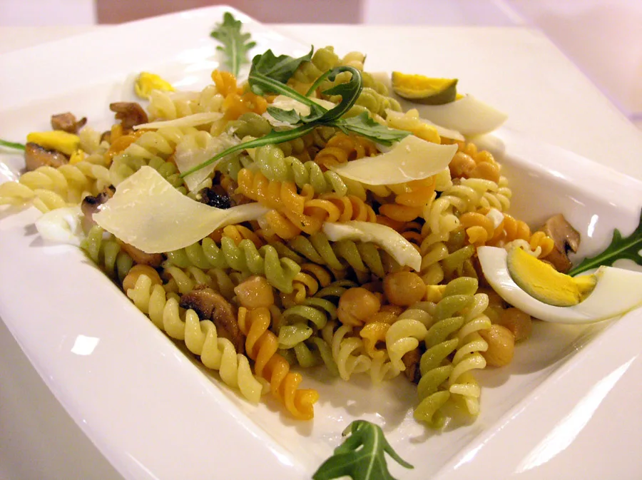 Meal 527 450G Testovinovy Salat S Horcicnym Dresinkem Vejci A Cibulkou