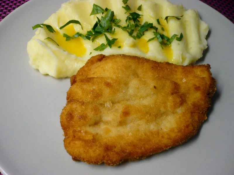 Meal 97 150G Smazeny Kureci Rizek Nalozeny V Bilem Jogurtu Bramborova Kase