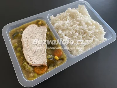 Krůtí prsa na medové zelenině s troškou chilli, s jasmínovou rýží Z