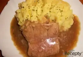 200g Přírodní vepřový kotlet na česneku, mačkaný brambor