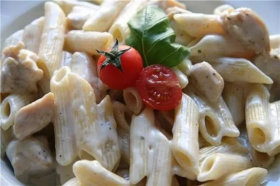 Meal 587 200G Kureci Prsa Na Anglicke Slanine S Nivovou Omackou Testoviny