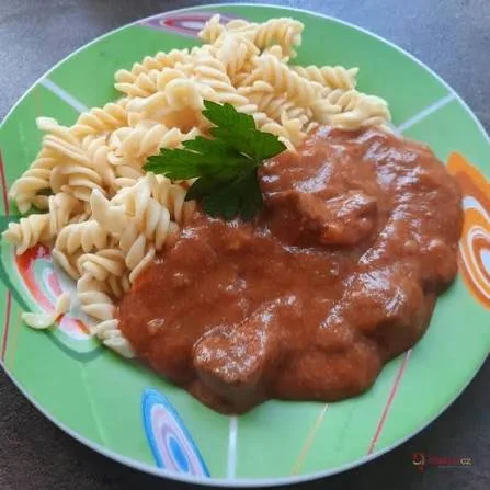 Meal 601 200G Madarsky Veprovy Gulas Sypany Cibuli A Feferonkou Kolinka