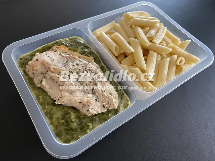 Meal 616 Platek Z Kurecich Prsicek Na Listovem Spenatu Zjemnenem Smetanou S Testovinami Penne Z