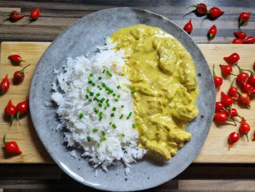 Meal 624 200G Kureci Nudlicky Na Smetanovem Kari Ryze