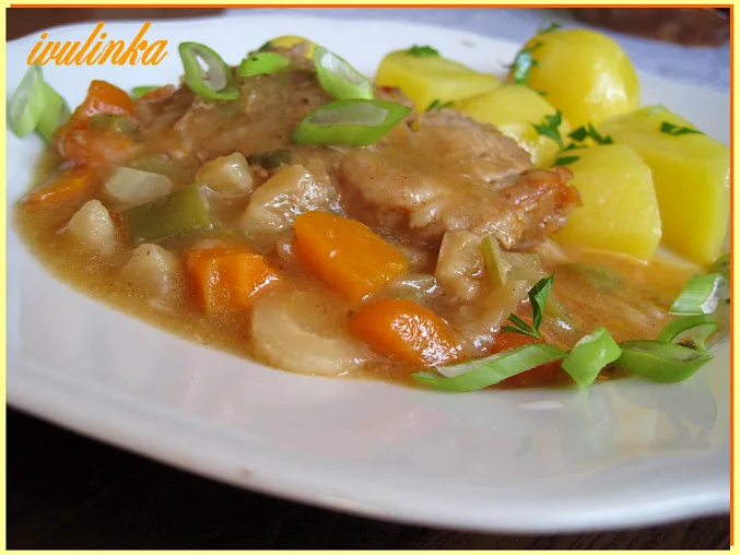 Meal 633 200G Pecena Veprova Plec Na Korenove Zelenine Brambor