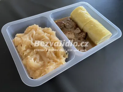 Krůtí výpečky na česneku, s bramborovým knedlíkem a dušeným zelím