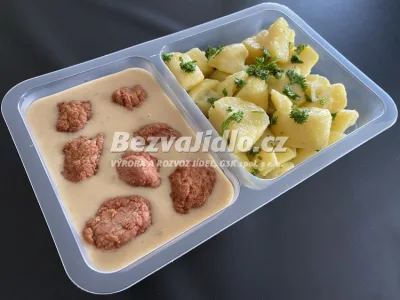 Švédské masové kuličky s jemným přelivem a petrželkovým bramborem