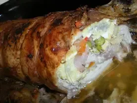 Kuřecí roláda pečená, bramborová kaše, zeleninový salát